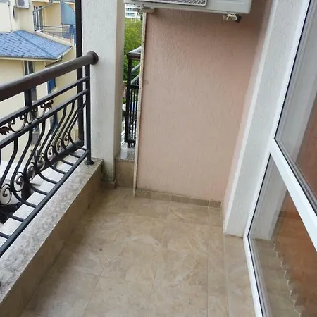 Appartement In Rodina 1 *