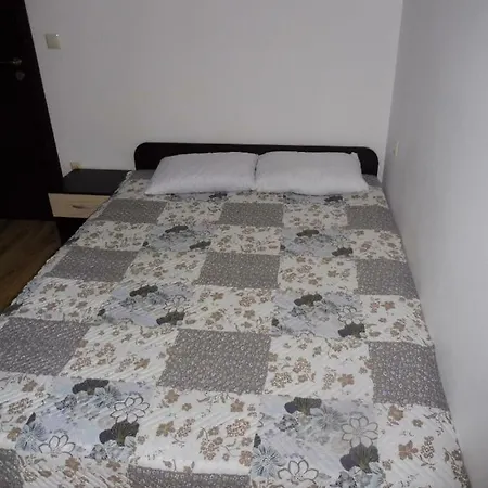 In Rodina 1 Sveti Vlas